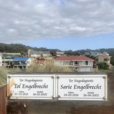 Western Cape, GROOT-BRAKRIVIER, Seaside memorials