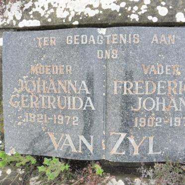 ZYL Frederick Johan, van 1902-1973 &amp; Johanna Gertruida 1921-1972