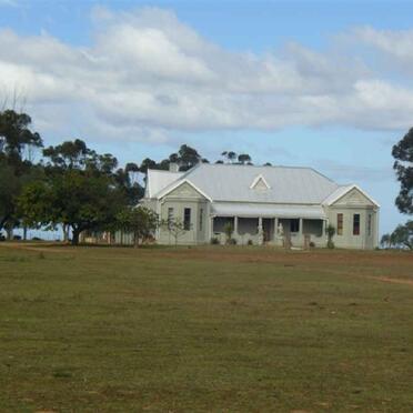 Western Cape, RIVERSDALE district, Roode Klaas Heuvel 390, farm cemetery