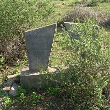 Western Cape, RIVERSDALE district, Albertinia, Valsch Riviers Mond 333, farm cemetery