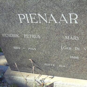 PIENAAR Hendrik Petus 1885-1965 &amp; Mary Anne DE VILLIERS 1888-1963