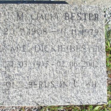 BESTER J.M. 1908-1979 &amp; D.M.L. 1915-2002