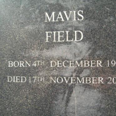 FIELD Mavis 1918-2000