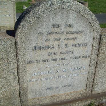 MUNNIK Jacobus A.W. 1879-1950 &amp; Johanna C.S. HAUPT 1881-1949