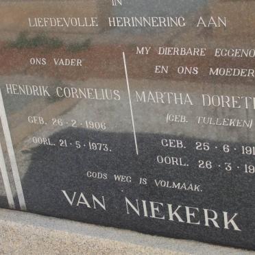 NIEKERK Hendrik Cornelius, van 1906-1973 &amp; Martha Dorothea TULLEKEN 1914-1962