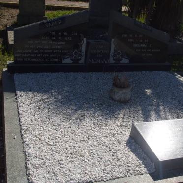 NIEMAND Willie 1909-1972 &amp; Susanna E. 1899-1987 :: HEUNIS J.M. nee NIEMAND 1940-2004