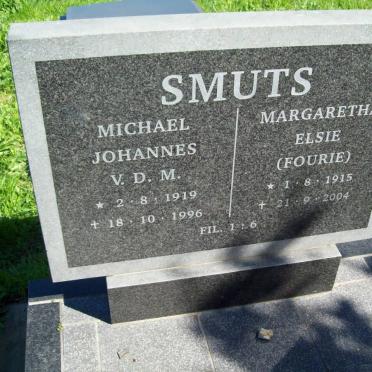 SMUTS Michael Johannes V.D.M. 1919-1996 &amp; Margaretha Elsie FOURIE 1914-2004