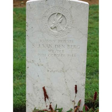 BERG S.J., van den -1944