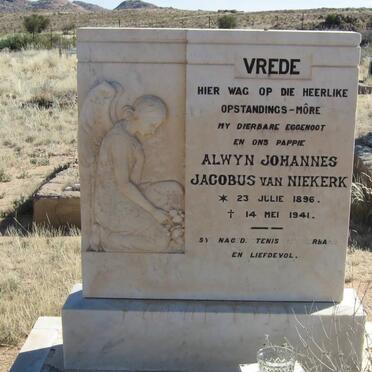 N - Vanne :: Surnames - N