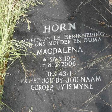 HORN Magdalena 1919-2006