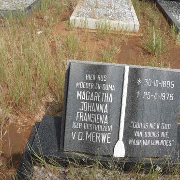 MERWE Magaretha Johanna Fransiena, v.d. nee OOSTHUIZEN 1895-1976