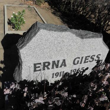 GIESS Erna 1911-1965