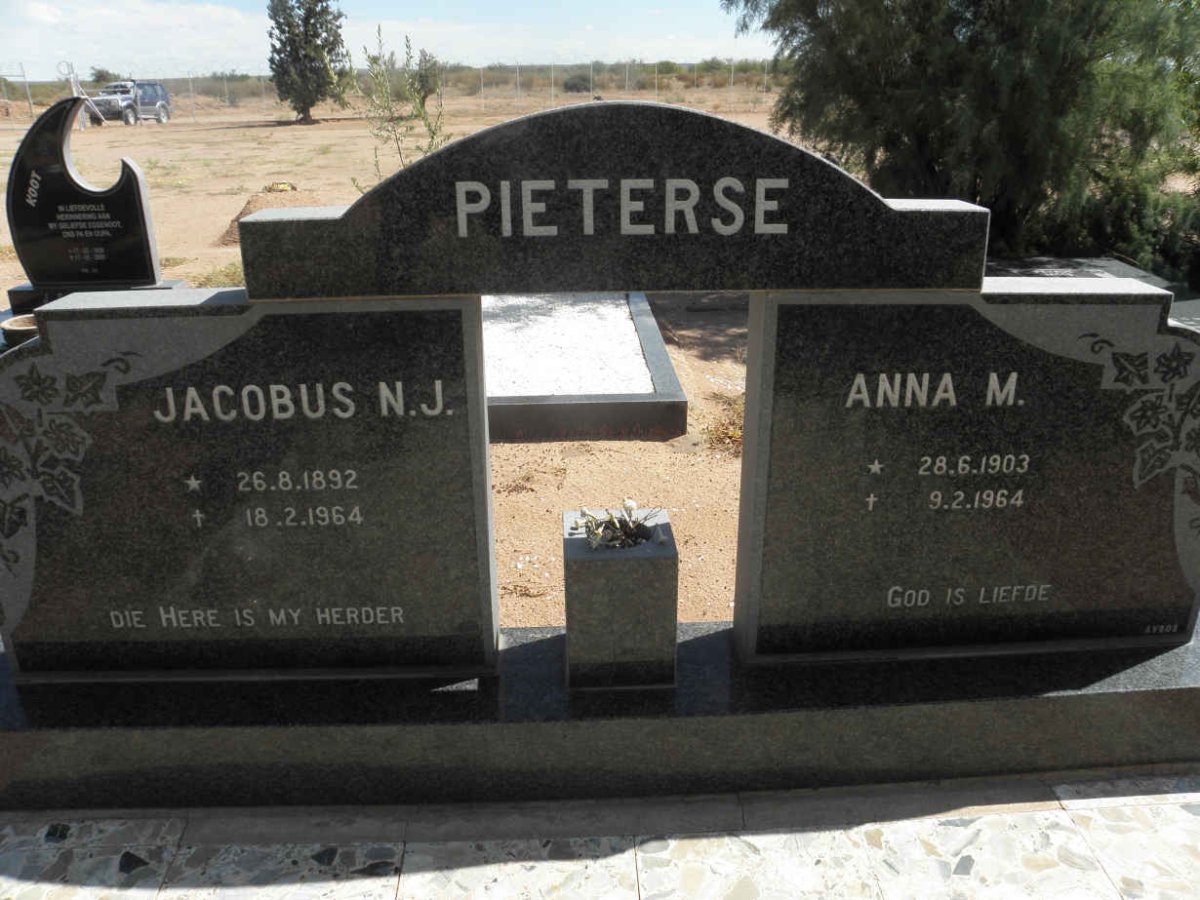 PIETERSE Jacobus N.J. 1892-1964 &amp; Anna M. 1903-1964