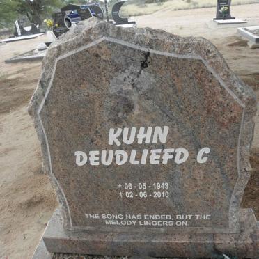 KUHN Deudliefd C. 1943-2010