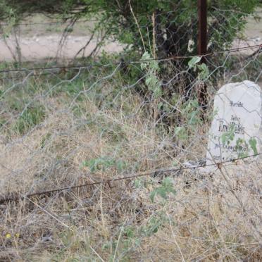 Namibia, KUNENE region, Etosha National Park, Namutoni_3, Single grave