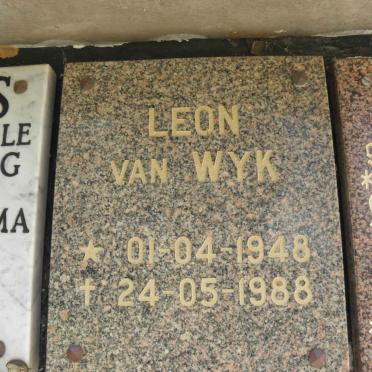 WYK Leon, van 1948-1988