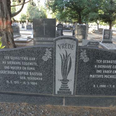 BASSON Matthys Michiel 1900-1983 &amp; Gertruida Sophia SCHOEMAN 1910-1964