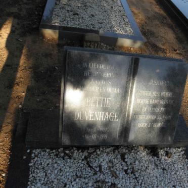 DUVENHAGE Bettie 1927-1999