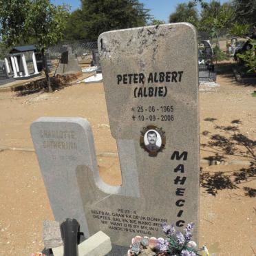 MAHECIC Peter Albert 1965-2008 &amp; Charlotte Catharina 1962-