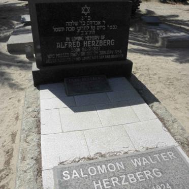 HERZBERG Alfred 1897-1955 :: HERZBERG Salomon Walter 1924-2009 :: HERZBERG Erna nee KULEMEYER 1897-1981