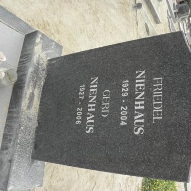 NIENHAUS Gerd 1927-2006 &amp; Friedel 1929-2004