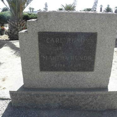 RUNDS Carl 1882-1944 &amp; Martha 1894-1962