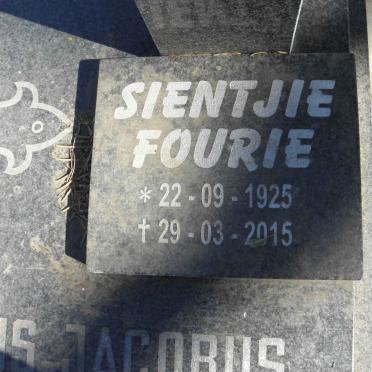 FOURIE Louis Petrus Jacobus 1914-1982 :: FOURIE Sientjie 1925-2015