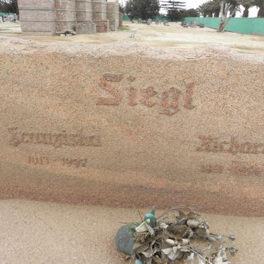 SIEGL Richard 1911-1996 &amp; Franziska 1913-1997