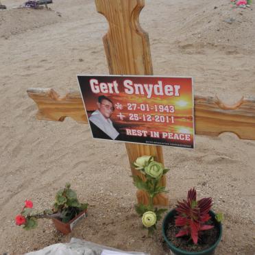 SNYDER Gert 1943-2011