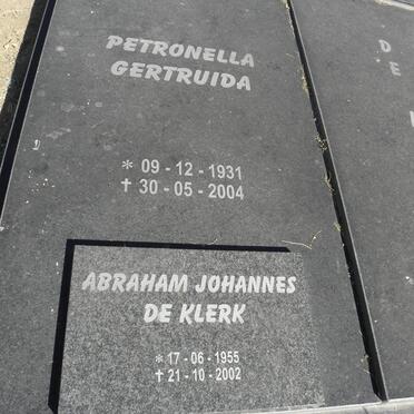 KLERK Petronella Gertruida, de 1931-2004 :: DE KLERK Abraham Johannes 1955-2002