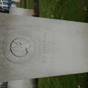 LOXTON B.T. -1944
