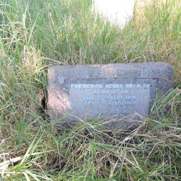 BRADLEY Frederick Henry 1876-1943